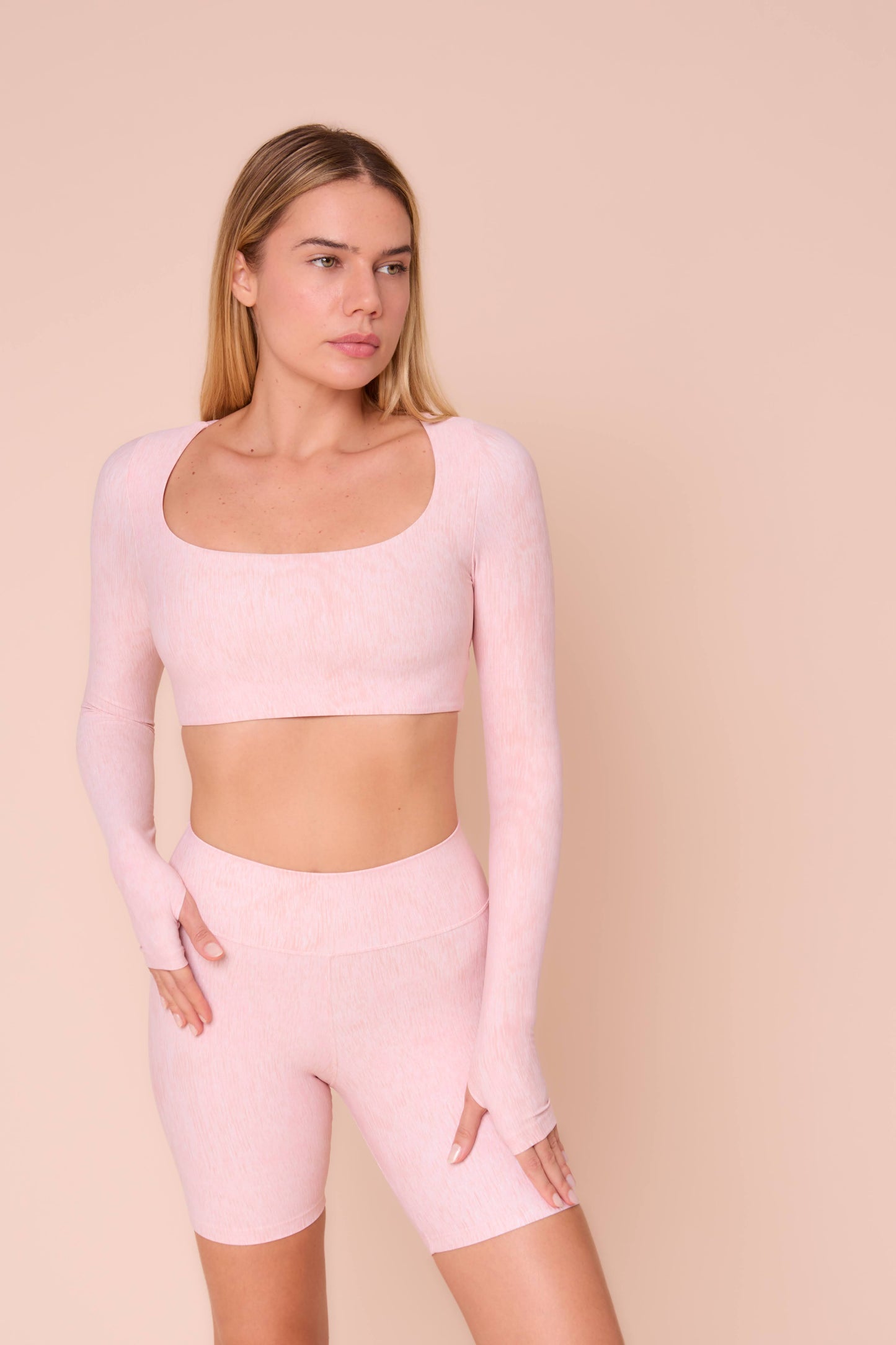 Soft Grain Cropped Top Long Sleeves